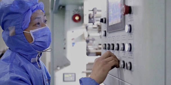 Technicians are operating the machine